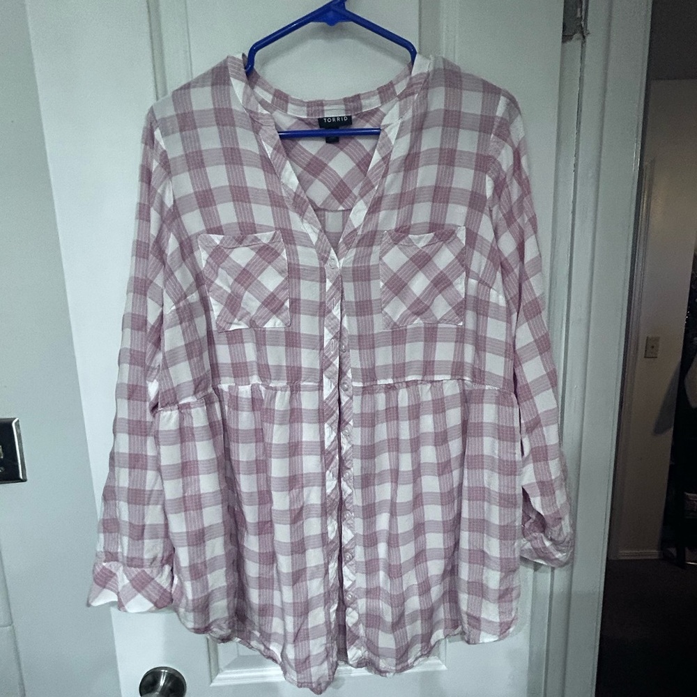 50%offw❤️ Torrid Rayon pink white Plaid tunic  1 peplum
